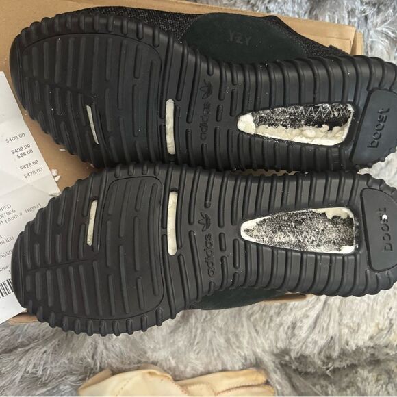 Adidas Yeezy Boost 350 V1 Triple Black 2016 shows BB5350 sneakers flats laces - Picture 9 of 12